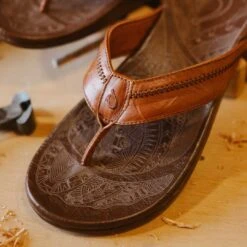 OluKai Hiapo - Rum / Dark Wood -OluKai Shop 10101 SK63 101