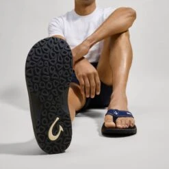 OluKai ‘Ohana - Navy / Onyx 15 OluKai ‘Ohana - Navy / Onyx -OluKai Shop 10110 54OX 106 M OHANA NavyOnyx