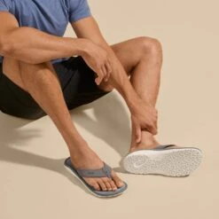 OluKai ‘Ohana - Graphite 16 OluKai ‘Ohana - Graphite -OluKai Shop 10110 SJSJ 102 M Ohana GraphiteGraphite