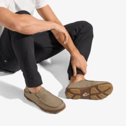 OluKai Moloā - Clay / Toffee -OluKai Shop 10128 1033