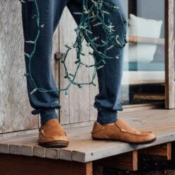 OluKai Moloā Slipper - Toffee / Dark Wood -OluKai Shop 10252 3363 102