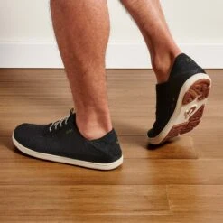 OluKai Nohea Moku - Black 19 OluKai Nohea Moku - Black -OluKai Shop 10283 4040 102 M NoheaMoku BlkBlk Web Opt