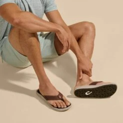 OluKai Ulele - Dark Wood 12 OluKai Ulele - Dark Wood -OluKai Shop 10435 6363 102 M Ulele DkwDkw