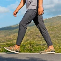 OluKai Mio Lī - Hunter / Lava Rock -OluKai Shop 10440 HGLR 201