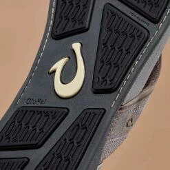 OluKai Tuahine - Stone -OluKai Shop 10465 4Q4Q 203