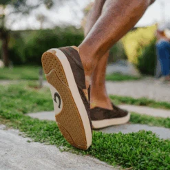 OluKai Lae'ahi Lauhala-Dark Java 12 OluKai Lae'ahi Lauhala-Dark Java -OluKai Shop 10486 4848 204