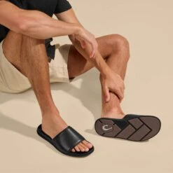 OluKai ‘Ōlali Slide - Black / Black -OluKai Shop 10551 4040 102 M OLALISLIDE BlackBlack