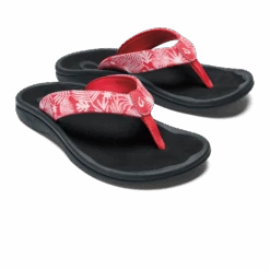 OluKai ‘Ohana - Lehua Flower / Onyx 10 OluKai ‘Ohana - Lehua Flower / Onyx -OluKai Shop 20110 LFOX 003 W Ohana LehuaFlowerOnyx