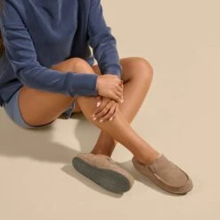 OluKai Nohea Slipper - Tan -OluKai Shop 20269 3434 102 W NoheaSlipper TanTan