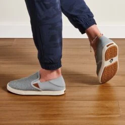 OluKai Pehuea - Pale Grey -OluKai Shop 20271 PGPG 102 W Pehuea PalgPalg Web Opt