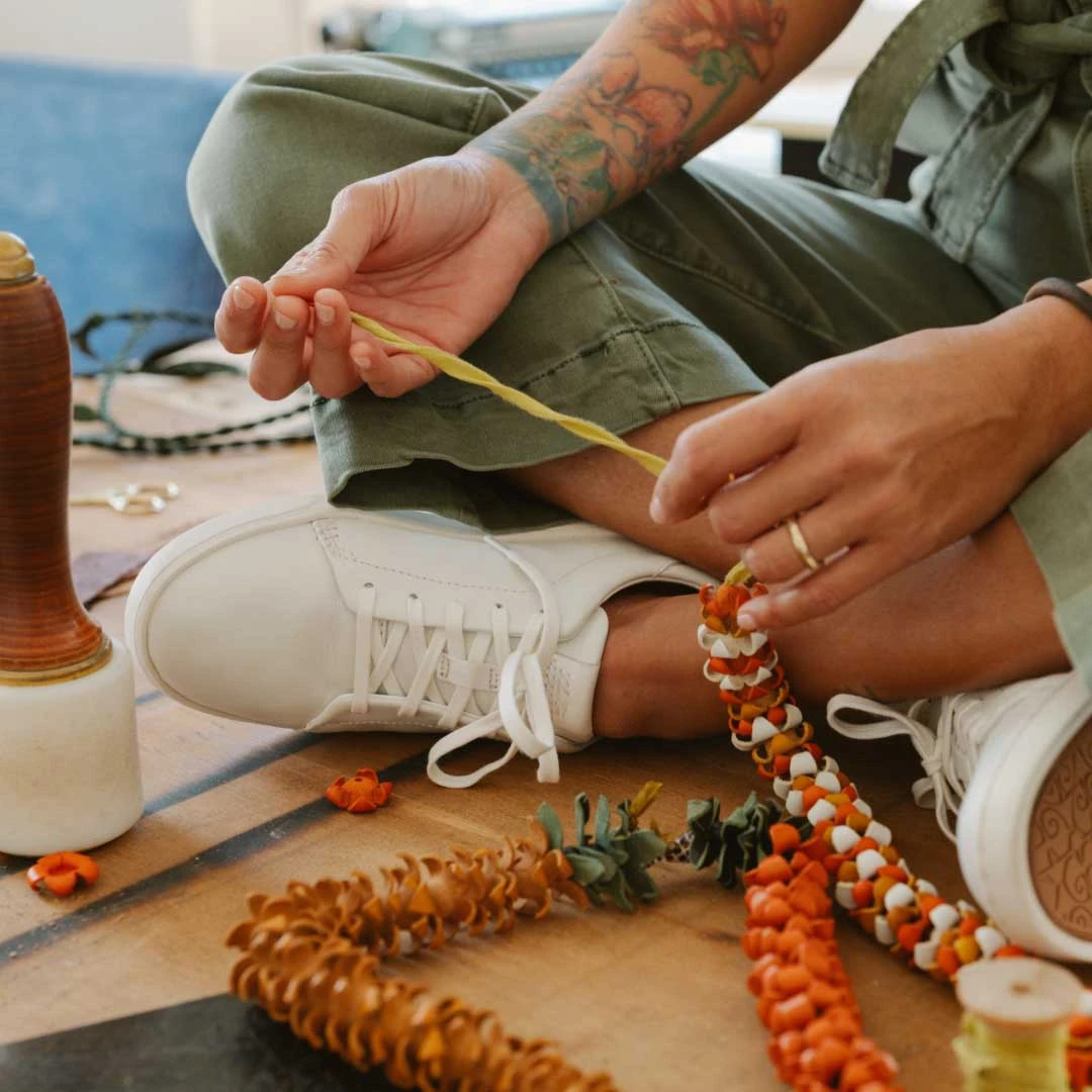 OluKai Pehuea Lī ‘Ili - White 4 OluKai Pehuea Lī ‘Ili - White - Image 2