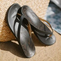 OluKai Honu - Black -OluKai Shop 20436 4040 104