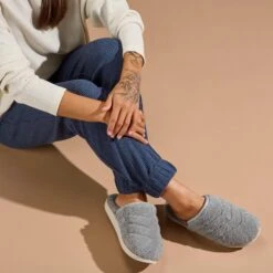 OluKai Pūpū Mua - Pale Grey 15 OluKai Pūpū Mua - Pale Grey -OluKai Shop 20476 PGPG 102 W PUPUMUA PaleGreyPaleGrey