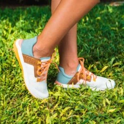 OluKai Wailuku - Bright White / Sea Ice -OluKai Shop 20478 WBZC 101 Wailuku