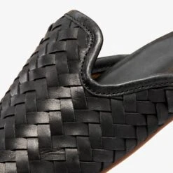 OluKai Mi‘i-Onyx / Onyx -OluKai Shop 20495 OXOX 101