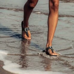 OluKai La‘i T–Bar - Lava Rock / Lava Rock -OluKai Shop 20510 LRLR 101