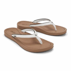 OluKai ‘Uiki - White Sand / Almond -OluKai Shop 20537 WSMD 003 W UIKI WhiteSandAlmond