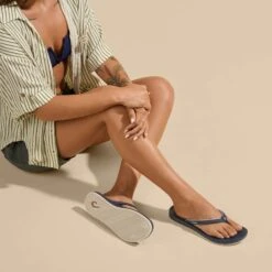 OluKai ‘Uiki - Mood Indigo -OluKai Shop 20537 ZNZN 102 W UIKI MoodIndigoMoodIndigo