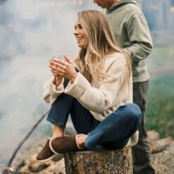 OluKai Mani - Dark Oak / Golden Sand -OluKai Shop 20542 8LGS 102