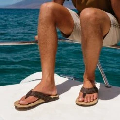 OluKai Tuahine Palm-Dk Java / Golden Sand -OluKai Shop Golden 204