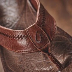 OluKai Hiapo - Rum / Dark Wood -OluKai Shop Hiapo Rum galleryimage 01 0b887644 ad50 4e85 b441 24a9ba4cf23e