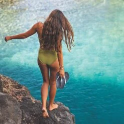 OluKai Ho‘ōpio - White / Onyx -OluKai Shop Ho opio White galleryimage 02 55378151 1580 4db1 9c4e adefb367391a